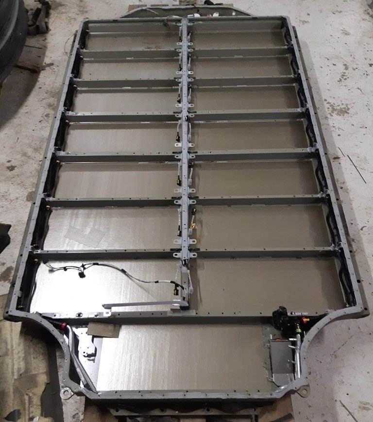 Alloggiamento batteria principale 85 KWH con tubi di raffreddamento e bus di alimentazione Tesla modello S 1014114-00-D